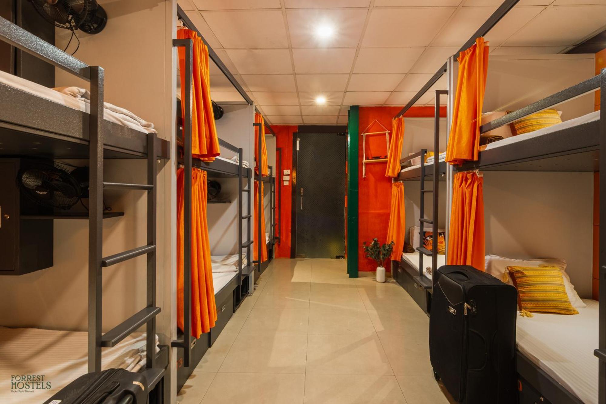 Forrest Hostels ムンバイ エクステリア 写真
