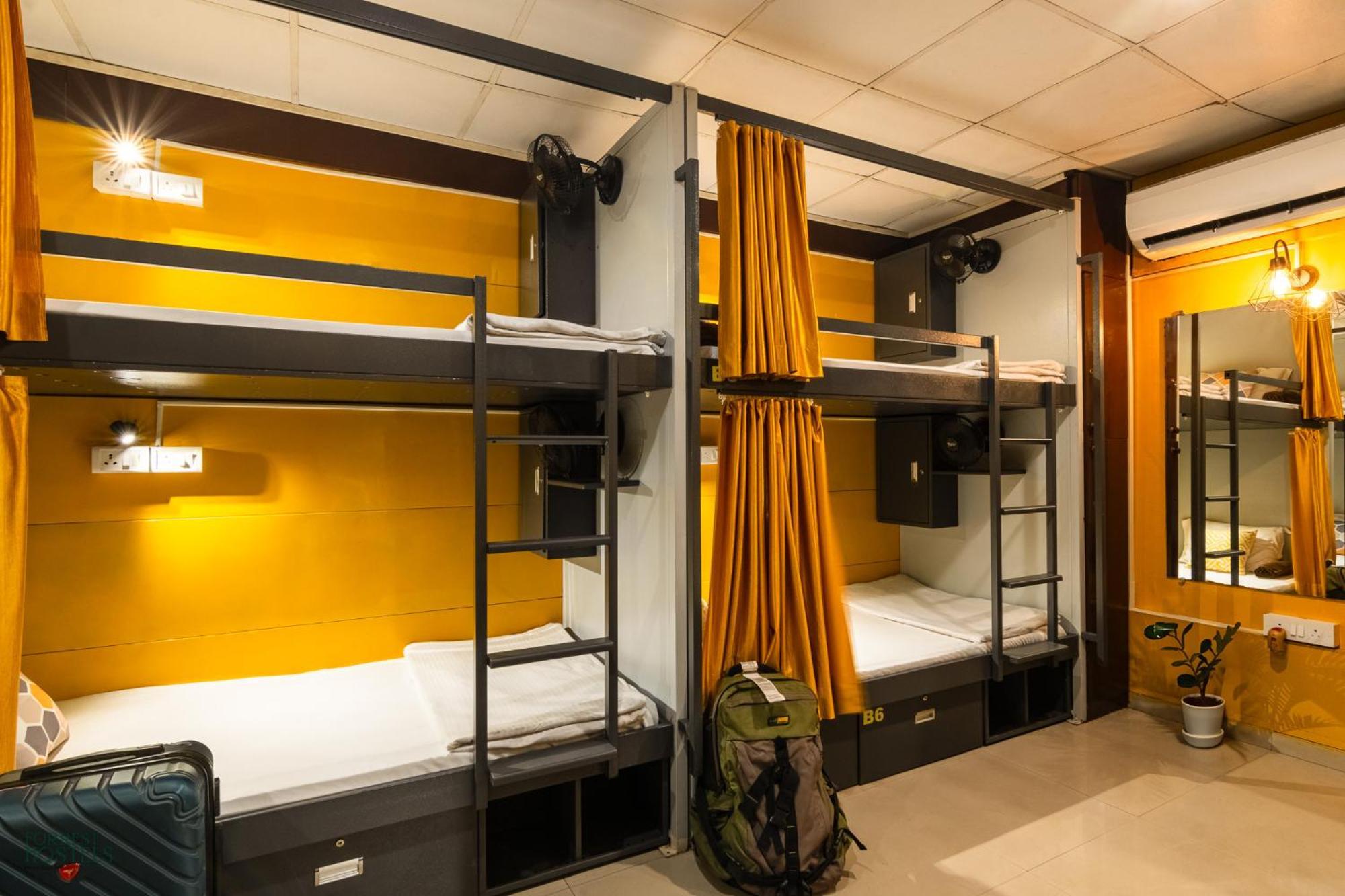 Forrest Hostels ムンバイ エクステリア 写真