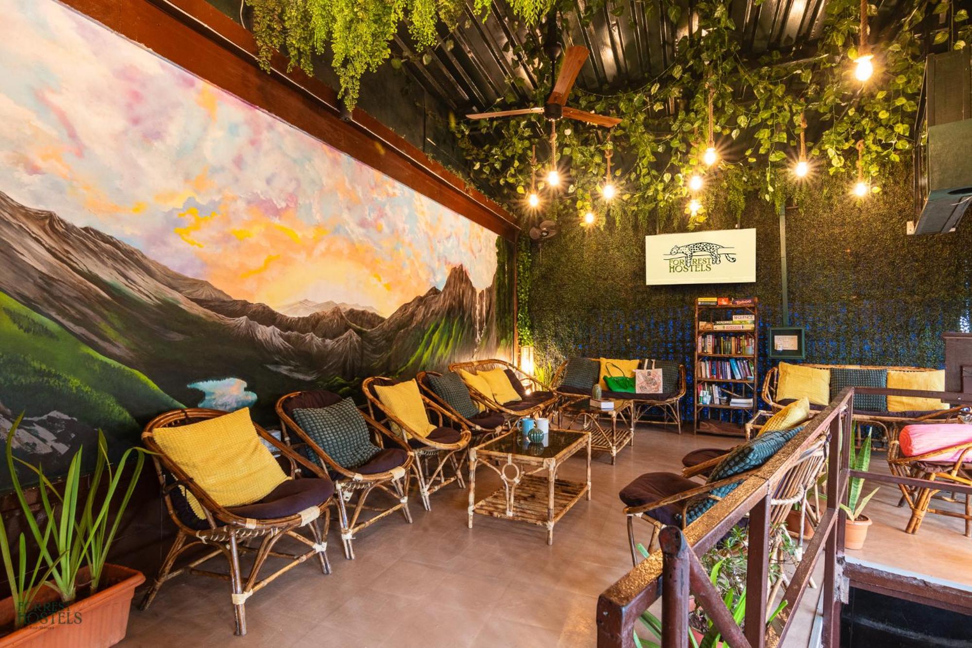 Forrest Hostels ムンバイ エクステリア 写真