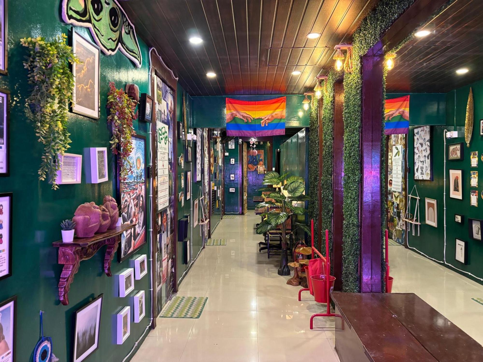 Forrest Hostels ムンバイ エクステリア 写真